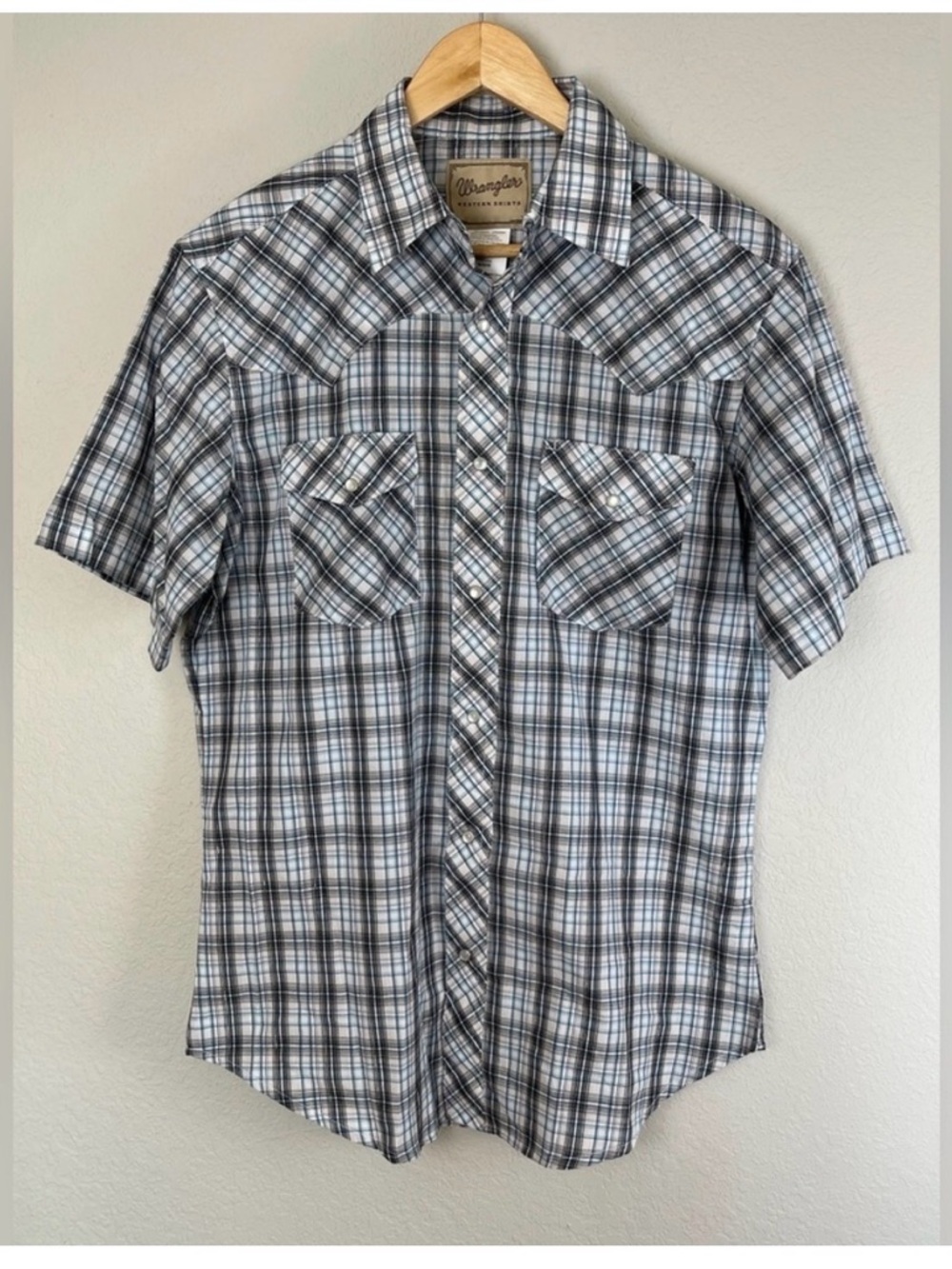 Wrangler Men’s Short Sleeve Pearl Snap Plaid Button-Down Shirt